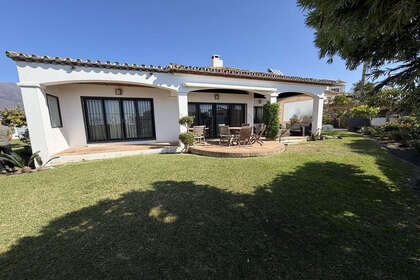 Cluster house for sale in Estepona, Málaga. 
