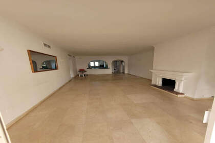 Apartment for sale in Estepona, Málaga. 