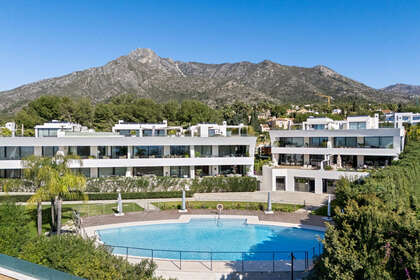 Apartment for sale in Puerto Banús, Marbella, Málaga. 