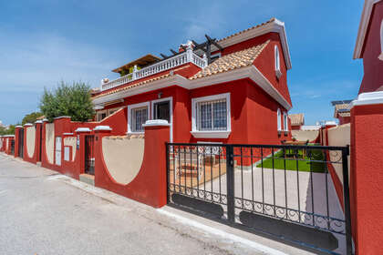 Domy na prodej v Villamartín, Alicante. 