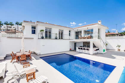 Cluster house for sale in Estepona, Málaga. 