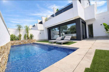 Cluster house for sale in Santiago de la Ribera, Murcia. 