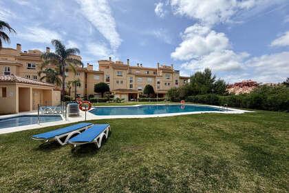 Apartment for sale in Calahonda, Mijas, Málaga. 