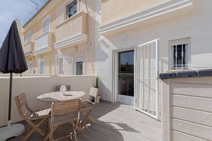 Domy na prodej v Orihuela-Costa, Alicante. 