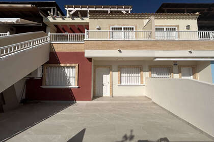Апартаменты Продажа в Pilar de la Horadada, Alicante. 