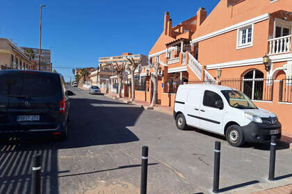 Maison de ville vendre en Torrelamata - La Mata, Torrevieja, Alicante. 
