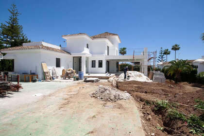 Таунхаус Продажа в Elviria, Marbella, Málaga. 