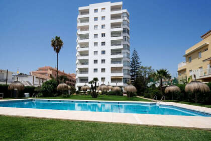 Апартаменты Продажа в Cala Del Moral, La, Málaga. 