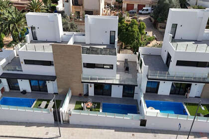 Таунхаус Продажа в Villamartín, Alicante. 