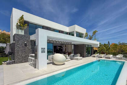 Таунхаус Продажа в Puerto de Cabopino, Marbella, Málaga. 