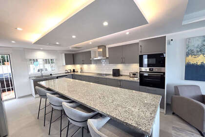 Дом Продажа в Puerto de Cabopino, Marbella, Málaga. 