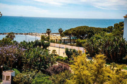 Апартаменты Продажа в Puerto Banús, Málaga. 