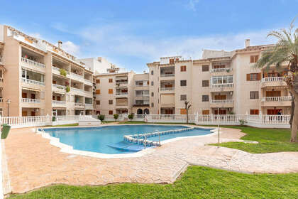Апартаменты Продажа в Torrevieja, Alicante. 