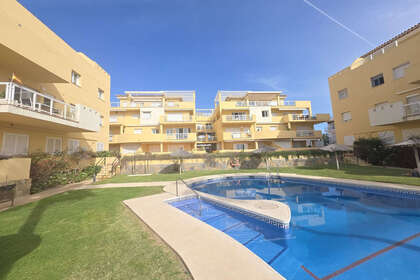 Апартаменты Продажа в Cala Del Moral, La, Málaga. 