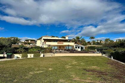 Таунхаус Продажа в Estepona, Málaga. 