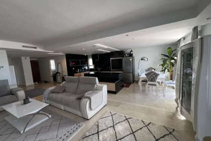 Апартаменты Продажа в Nueva andalucia, Málaga. 