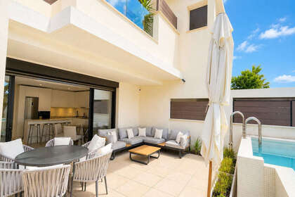 Дом Продажа в Cala Del Moral, La, Málaga. 