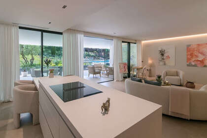 Апартаменты Продажа в Sotogrande, Cádiz. 