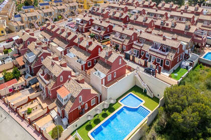 Таунхаус Продажа в Villamartín, Alicante. 