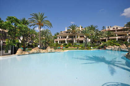 Апартаменты Продажа в Los monteros, Marbella, Málaga. 