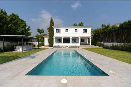 Chalet Adosado venta en Marbella, Málaga. 