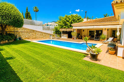 Cluster house for sale in La Sierrezuela, Mijas, Málaga. 