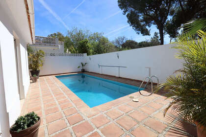 Chalet Adosado venta en Marbella, Málaga. 