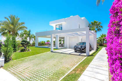 Chalet Adosado venta en Marbella, Málaga. 