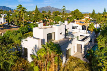Cluster house for sale in Guadalmina, Málaga. 
