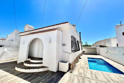 Cluster house for sale in Villamartín, Alicante. 