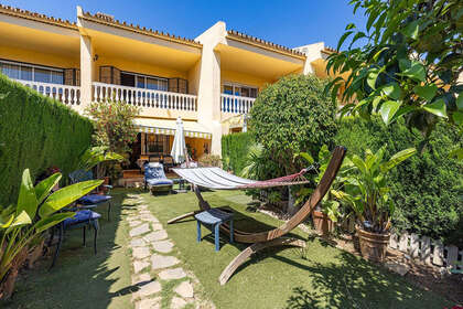 House for sale in Torrequebrada, Benalmádena, Málaga. 