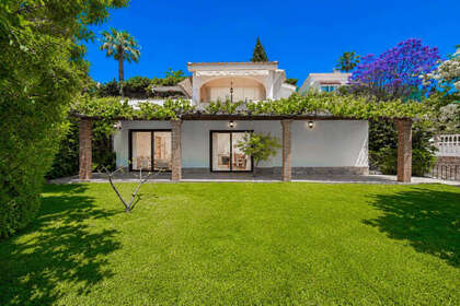 House for sale in Torremuelle, Benalmádena, Málaga. 