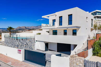 联排别墅 出售 进入 Finestrat, Alicante. 