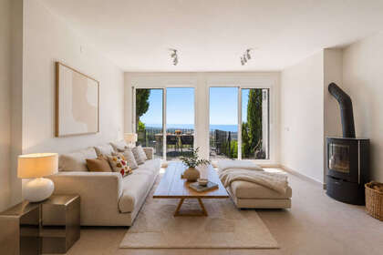 House for sale in Altos de Los Monteros, Marbella, Málaga. 