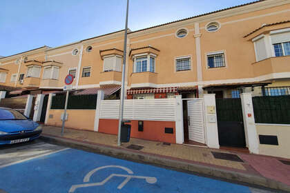 Maison de ville vendre en Churriana, Málaga. 
