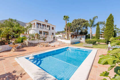 联排别墅 出售 进入 Alhaurín el Grande, Málaga. 