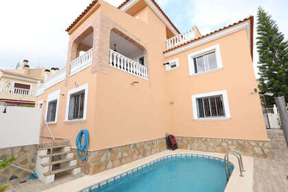 联排别墅 出售 进入 San Miguel de Salinas, Alicante. 