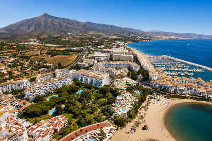 Apartment for sale in Puerto Banús, Málaga. 