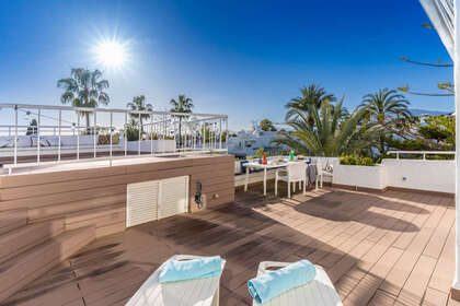 Apartment for sale in Puerto Banús, Marbella, Málaga. 