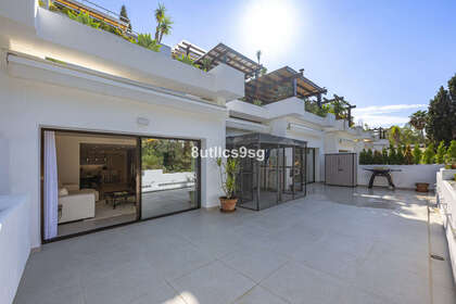 Apartment for sale in Puerto Banús, Marbella, Málaga. 