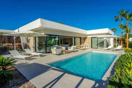 Chalet Adosado venta en , Orihuela, Alicante. 