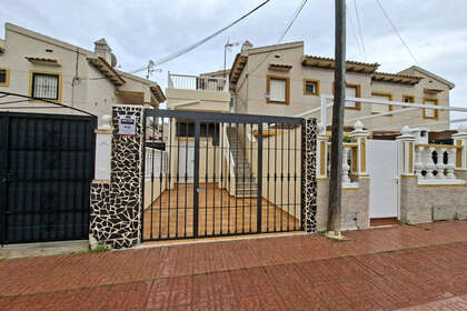 Ático venta en Punta Prima, Alicante. 