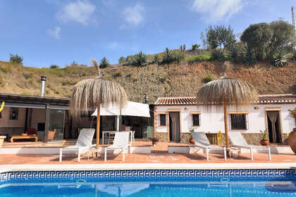 Chalet Adosado venta en Alora, Málaga. 