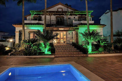 Chalet Adosado venta en Alhaurín el Grande, Málaga. 