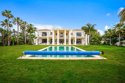 Chalet Adosado venta en Guadalmina, Málaga. 