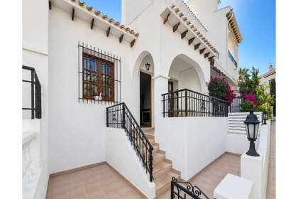 联排别墅 出售 进入 Torrevieja, Alicante. 