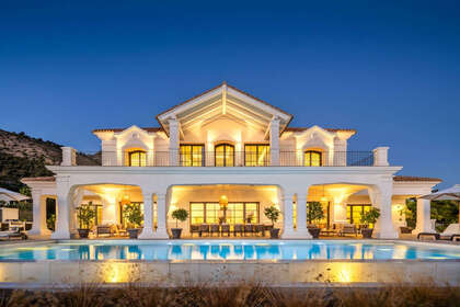 Rijtjeshuizen verkoop in Benahavís, Málaga. 