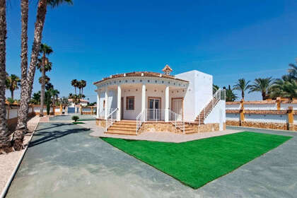 Cluster house for sale in Catral, Alicante. 