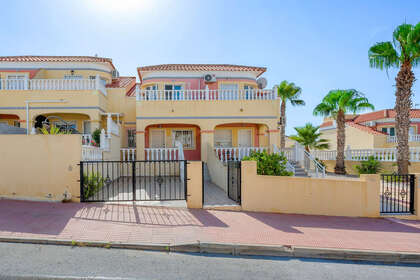 联排别墅 出售 进入 Orihuela-Costa, Alicante. 