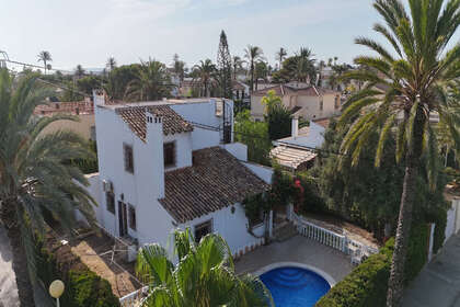 Rijtjeshuizen verkoop in Cabo Roig, Alicante. 